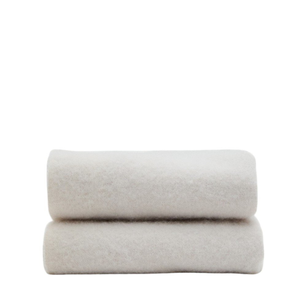 Krémszínű gyapjúkeverék takaró 130x170 cm Hura – Kave Home