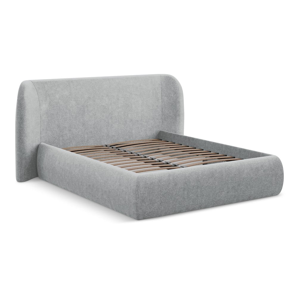 Világosszürke kárpitozott ágyneműtartós franciaágy ágyráccsal 180x200 cm Hauke – Makamii